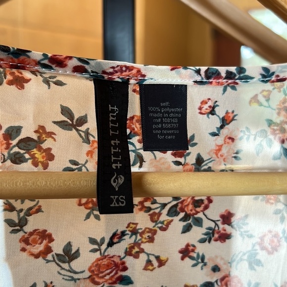 Full Tilt Sheer Cream Floral Button Up Blouse Size XS - Picture 3 of 6